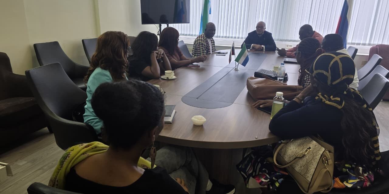 Sierra Leonean Mining Graduates Pay Courtesy Call on Ambassador Yongawo
