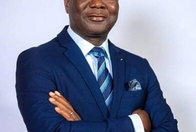 Viral photo of Dr Kaifala Marah wearing SLPP T-Shirt, AI-generated