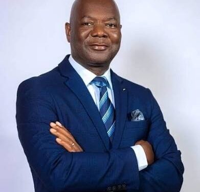 Viral photo of Dr Kaifala Marah wearing SLPP T-Shirt, AI-generated